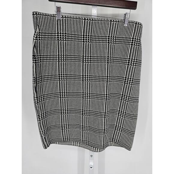 Chaps Womens Sz XXL Knee Length Pencil Skirt Houndstooth Black White NEW - Picture 1 of 4
